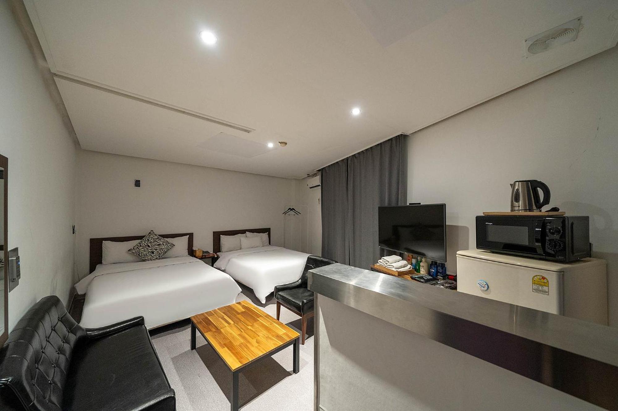 Pacific7 Hotel Pyeongtaek Exterior photo