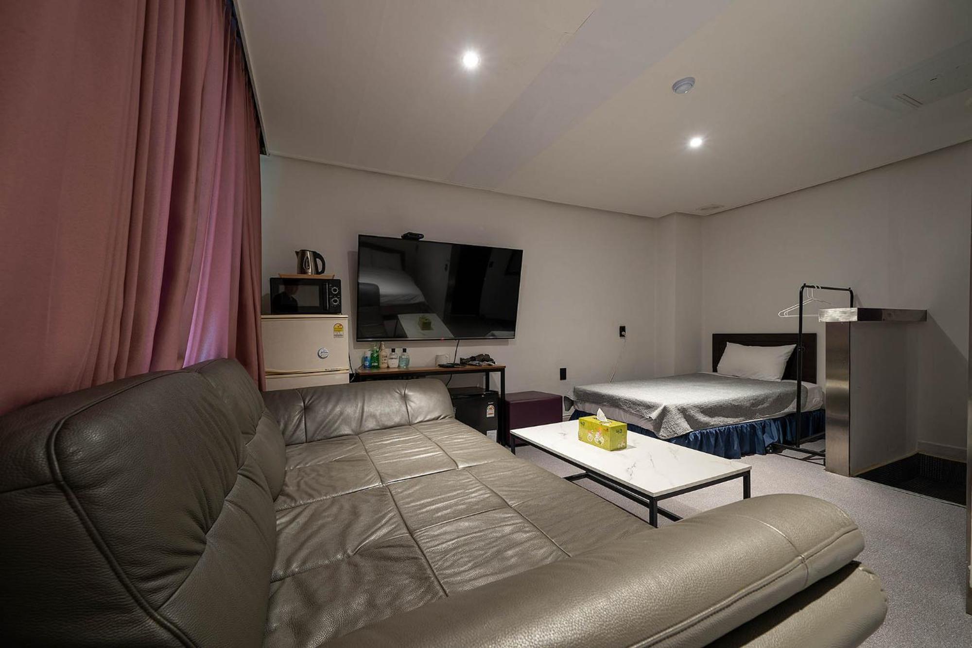 Pacific7 Hotel Pyeongtaek Exterior photo